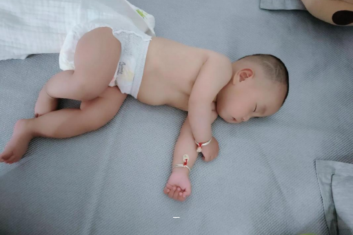 常宁宝宝夏天要穿袜子吗